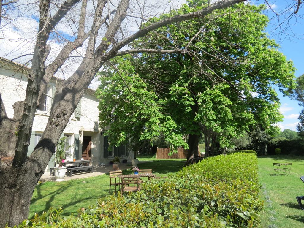 B&B Mas Les Lecques Beaucaire  Exterior foto